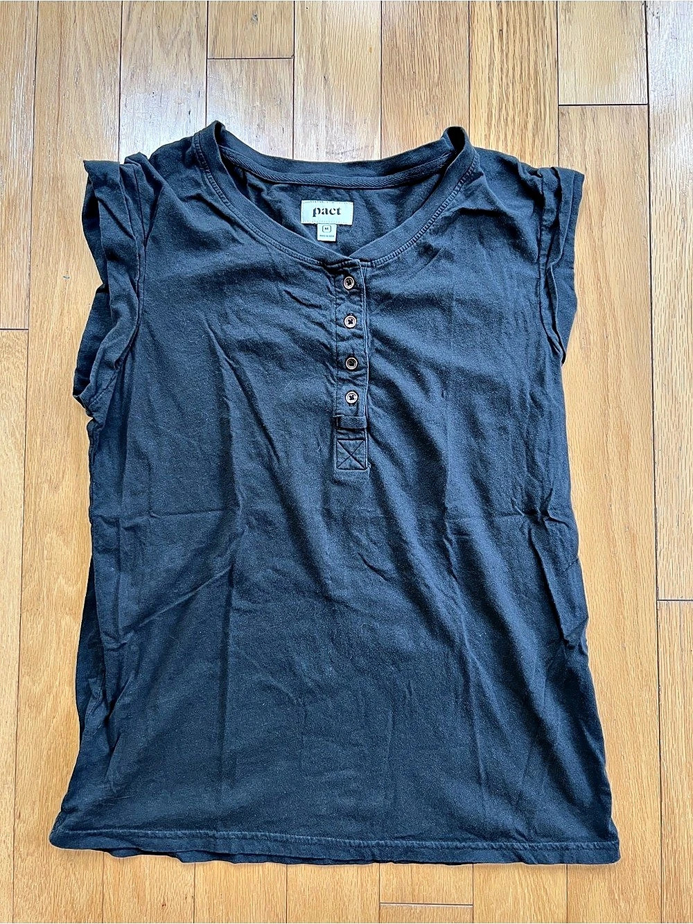 Pact Henley Short Sleeve Top in Black Size Medium